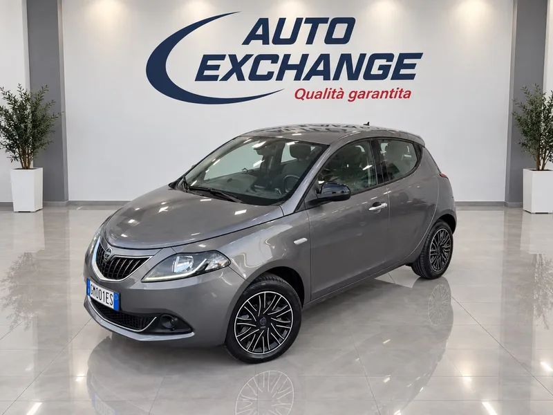Lancia Ypsilon 1.0 Firefly Hybrid Silver Plus